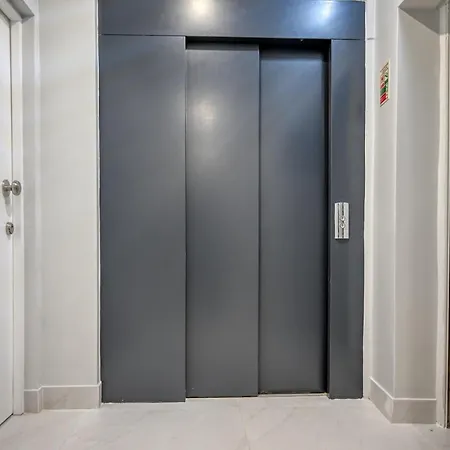 Beco Santa Emilia 2g, A In Madeira Apartment *