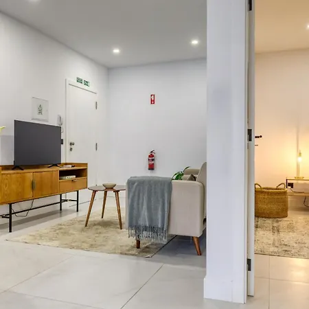 Beco Santa Emilia 2g, A In Madeira *