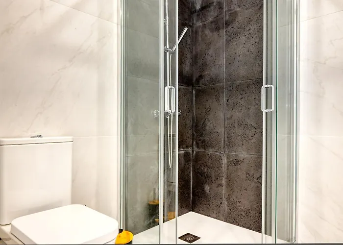 Beco Santa Emilia 2g, A In Madeira