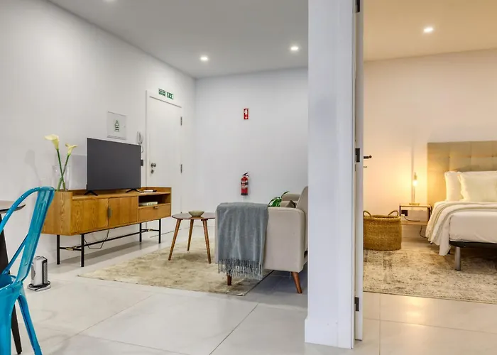 Beco Santa Emilia 2g, A In Madeira *